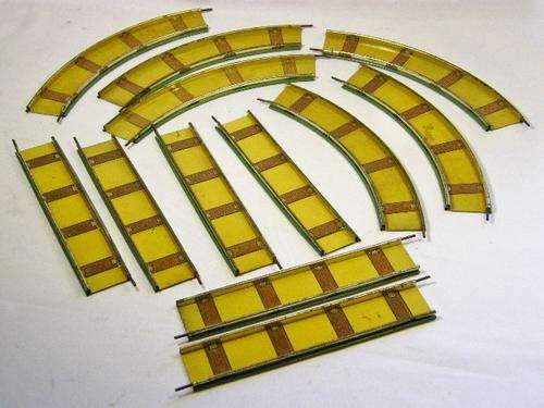 Lot of 12 O-gauge model train coloured tracks - as per photo