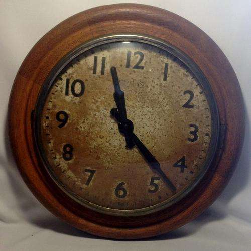 Smiths 8 day station wall clock with feint sandblasting design on front glass - working