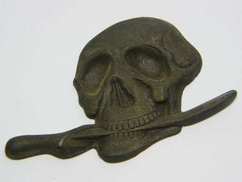 Italian WW2 fascist Blade brigade cap badge - no pin - as per photo