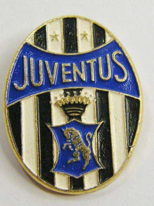 Vintage Juventus soccer club pin badge - as per photo
