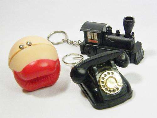 Lot of 3 vintage battery operated keyring holders - not sure if working - as per photo