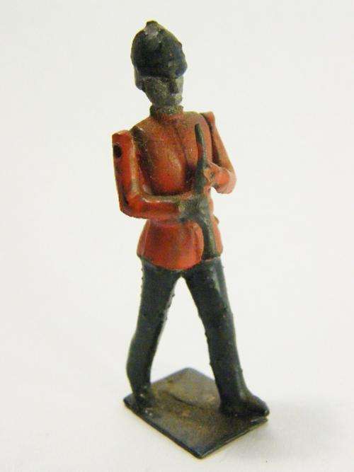 Vintage British lead soldier bandsman - as per photo