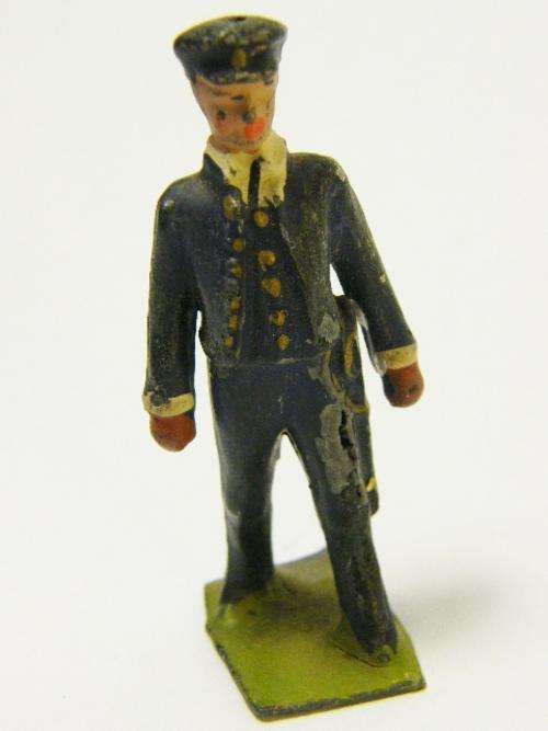 Vintage handpainted lead soldier - as per photo