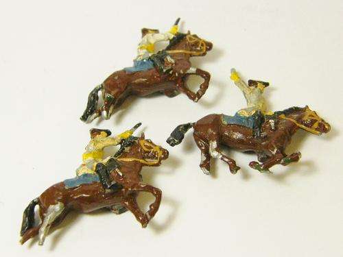 Lot of 3 vintage lead cavalry soldiers - no foot pieces - as per photo