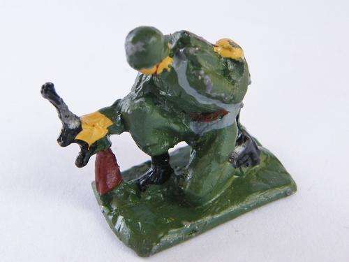 Small vintage Union of South Africa lead soldier kneeling - as per photo