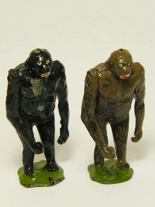 Pair of vintage lead zoo gorillas - Britains Ltd - as per photo
