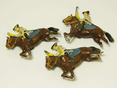 Lot of 3 vintage lead cavalry soldiers - no foot pieces - as per photo