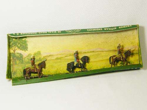 SAE toy soldier set 153 Hannibal - horses are loose from foot piece - as per photo