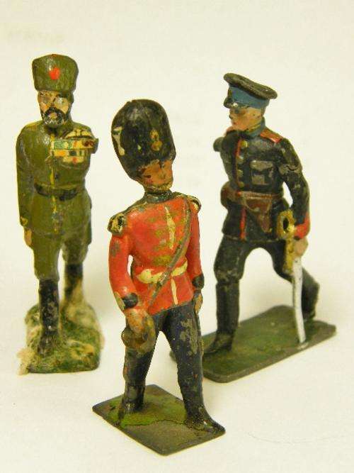 Lot of 3 vintage lead soldiers - damaged and missing parts - as per photo