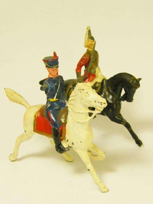Lot of 2 vintage lead soldiers  cavalryman - damages / missing parts - as per photo