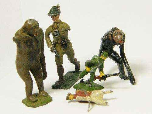 Lot of 5 vintage lead figures - broken and missing parts - as per photo