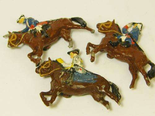 Lot of 3 vintage lead cavalry soldiers - no foot pieces - @ CRAZY R1 start