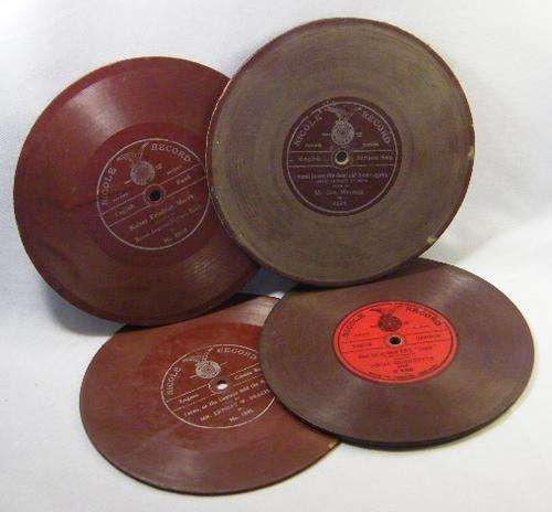 Lot of 4 very RARE Nicole records cardboard based 78 rpm records - as per photo