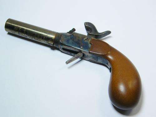 Pedersoli screw barrel .44 black powder pistol with folding trigger - derringer No 0839