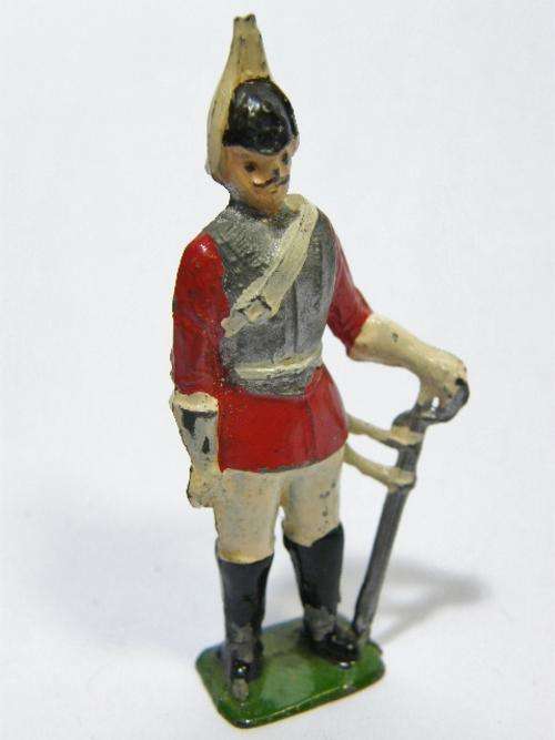 Vintage handpainted lead soldier with sword - as per photo