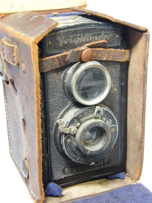Antique Voigtlander Brilliant twin lens reflex camera with 1:6.3 f=7.5 lens - as per photo
