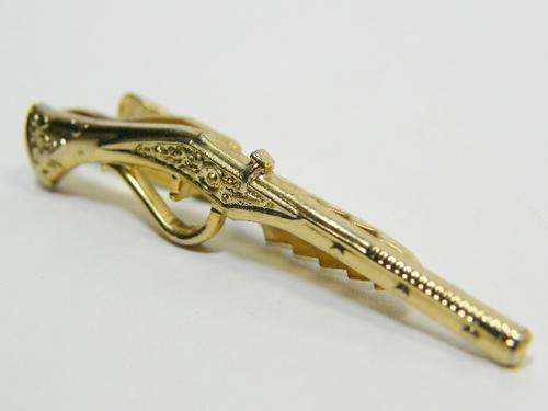Vintage rifle shaped tie clip - as per photo