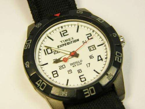 Timex Expedition Indiglo WR50M mens watch - light working but clock is not running - as per photo