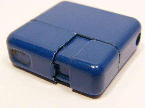 Vintage blue electric gas lighter - not working
