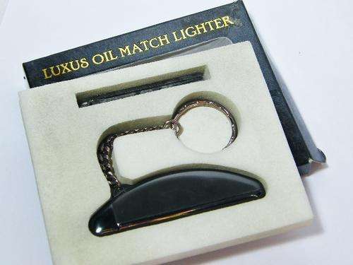 Vintage Luxus oil match lighter in original box - needs a new flint - as per photo