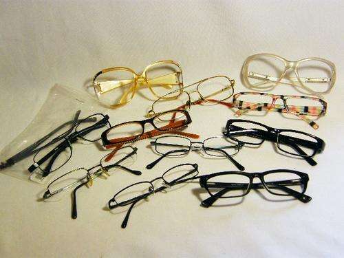 Lot of 11 pairs of glasses frames - pair of earpieces included - as per photo