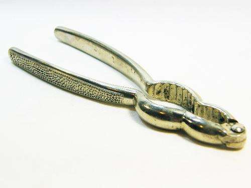 Vintage silverplated nutcracker pliers with double opening - as per photo