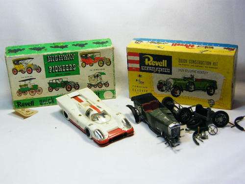 Lot of 2 Revell Highway Pioneers Quick Construction kits - partly build and damaged - as per photo