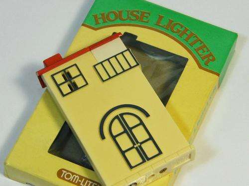 House shaped gas lighter - still in box - BIGBIGSALE
