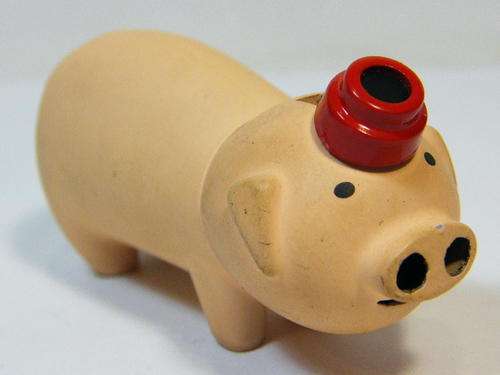 OOTB gas lighter in shape of pig - working - as per photo