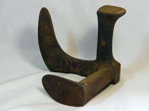 Vintage cast iron No. 2 shoe last - as per photo