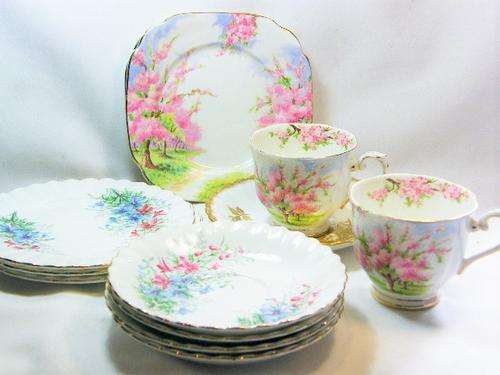 Lot of 12 Royal Albert porcelain - odd lot of cups, saucers & side plates - as per photo