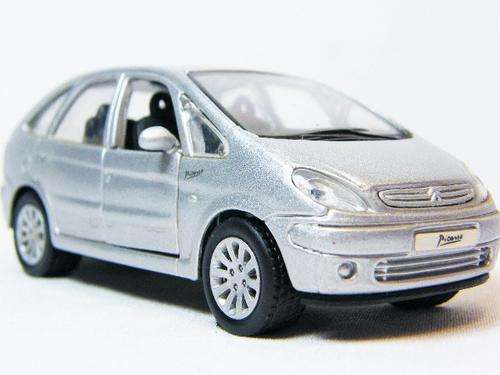 Citroen Xsara Picasso model car - scale 1/40 - Maisto - as per photo