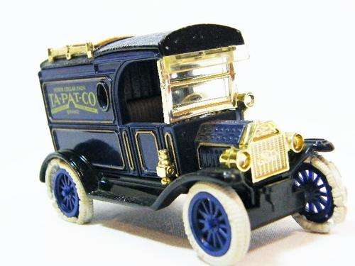 Vintage ERTL 1913 Ford Model T delivery van - TA-PAT-CO brand - tyres damaged