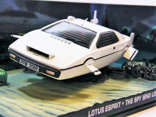 James Bond 007 Lotus Esprit model car from the movie 'The Spy who loved me' as per photo
