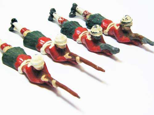 Lot of 4 vintage Scottish Rifleman lead soldiers - as per photo