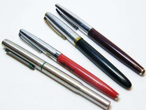 Lot of 4 vintage fountain pens - Hifra, Parker, Navy warranted & Eversharp - as per photo