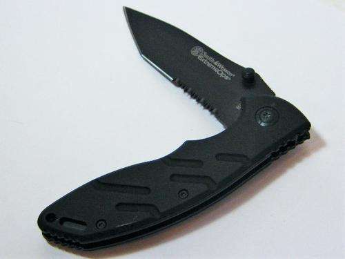 Smith and Wesson Extreme OPS one hand opening pocket knife - as per photo