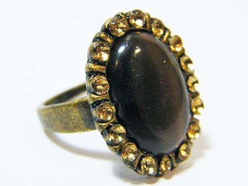 Vintage costume jewellery ring - size P - as per photo
