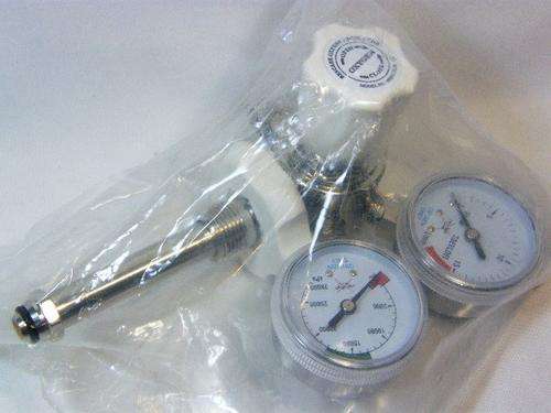 Bescare Bullnose double gauge oxygen regulator - Model no. 101RM - 15LM - as per photo