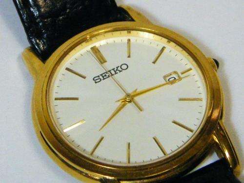 Vintage Seiko Quartz mens watch - working - as per photo