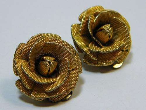 Pair of vintage clip-on rose earrings - @ CRAZY R1 start