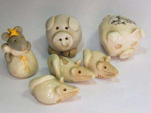 Lot of 6 small ceramic ornaments - as per photo