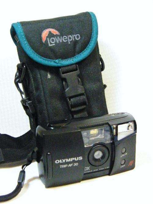 Vintage Olympus trip AF30 35mm pocket camera with carry pouch - working - as per photo
