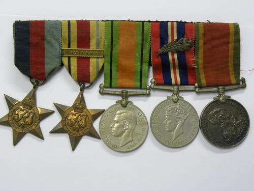 WORLD WAR 2 MEDAL SET