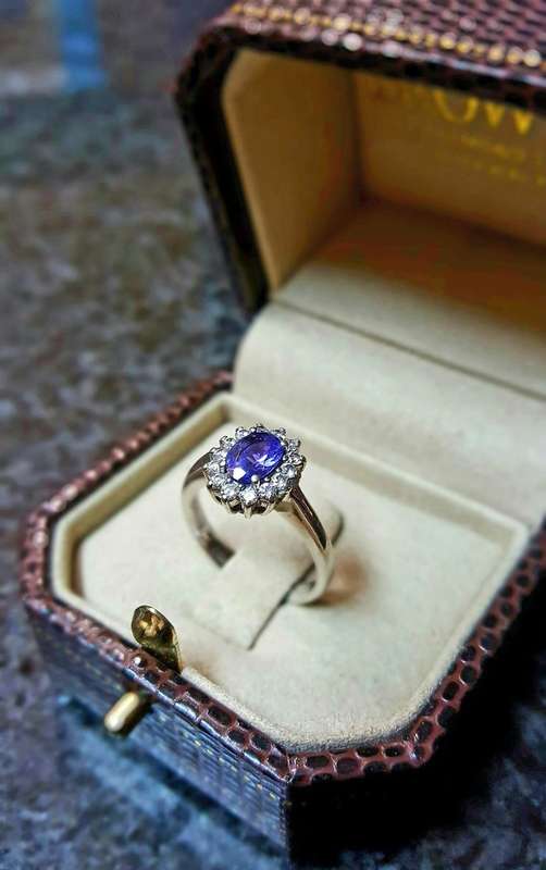 BROWNS Tanzanite & Diamond Cluster Ring Set In White Gold [R18K Retail]