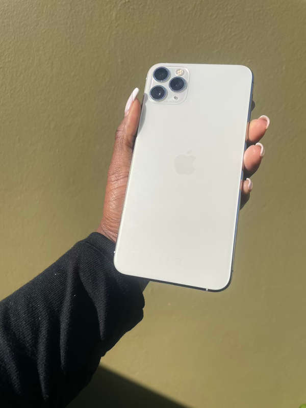 Apple iPhone 11 Pro Max- 64GB - White-Grade A