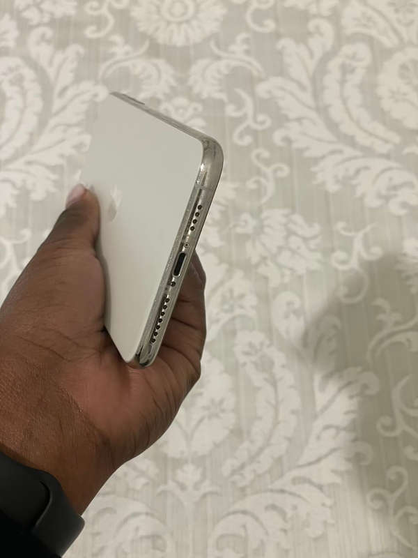 Apple iPhone 11 Pro Max- 64GB - White-Grade A