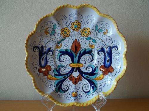 MAJOLICA PLATE/DISH MADE IN DERUTA ITALY