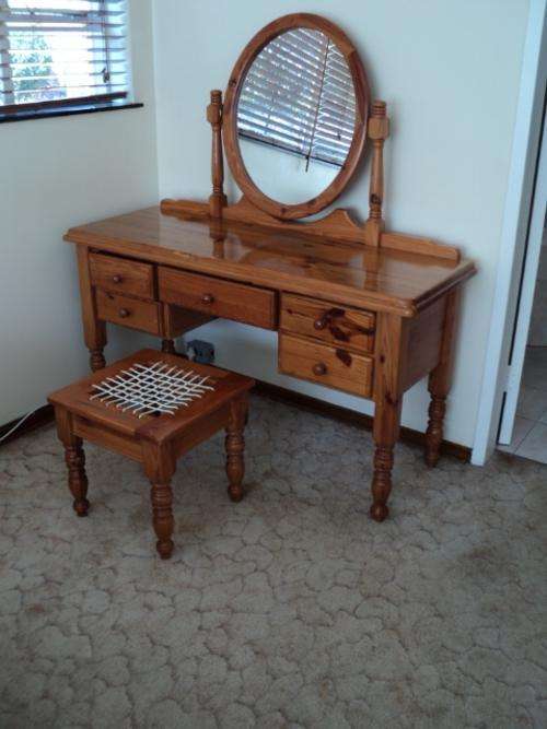 Oregon pine dressing table