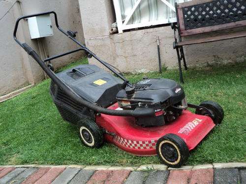 Mirage F1 motor mower (Briggs & Stratton)